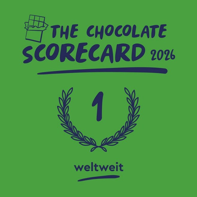 Platz 2 weltweit im Ranking der Chocolate Scorecard 2025, dargestellt mit Lorbeerkranz auf grünem Hintergrund.